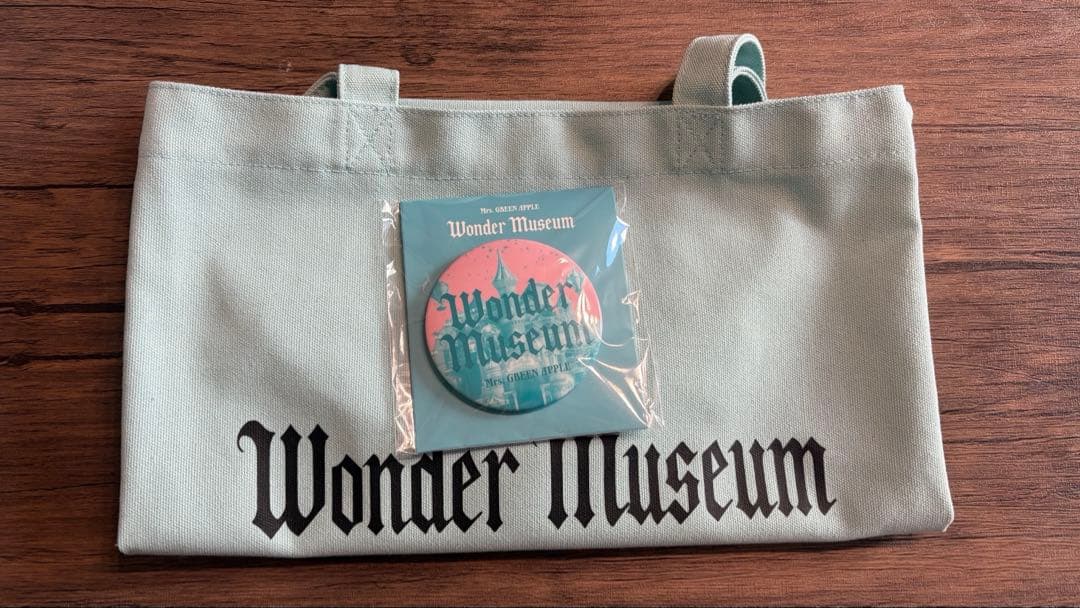 ミセス Wonder Museum トートバッグ(東京限定) と缶バッジ 新品】Wonder Museum トートバッグ 東京限定&缶バッジ(Color) 2点