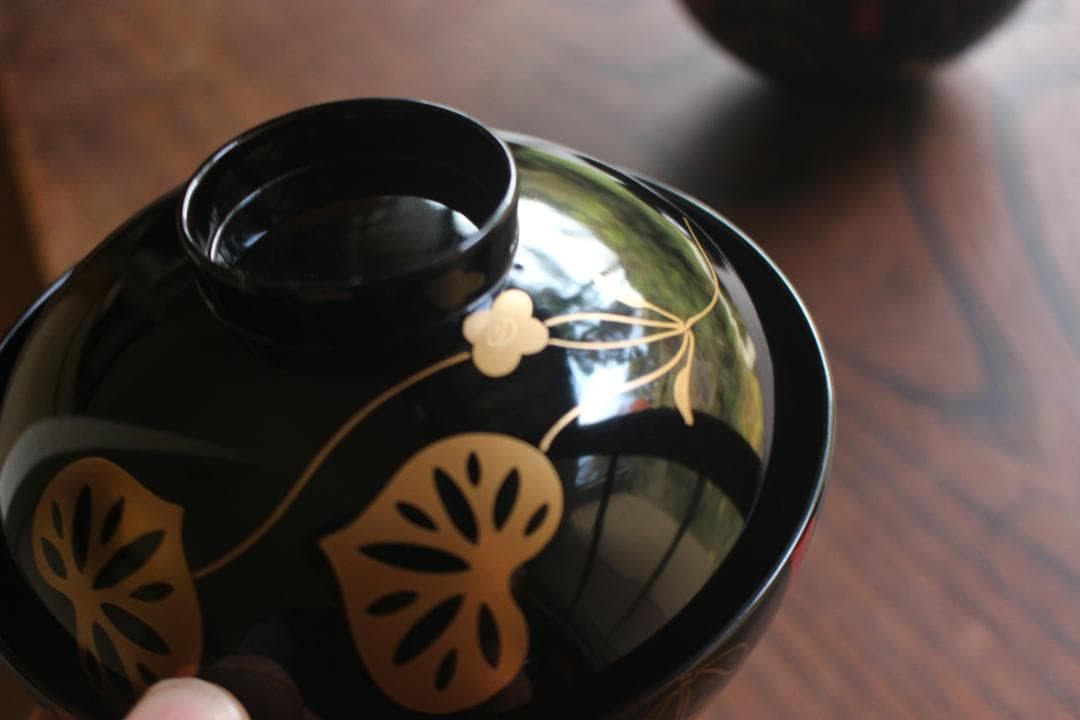 時代逸品！上質黒漆に極上水葵御所車蒔絵の映えるお椀2点（検輪島塗京塗蒔絵椀