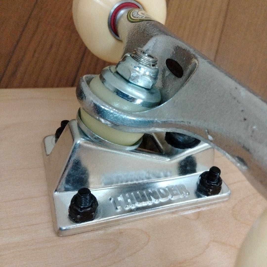 サンダートラック付き　スケートボード　コンプリート