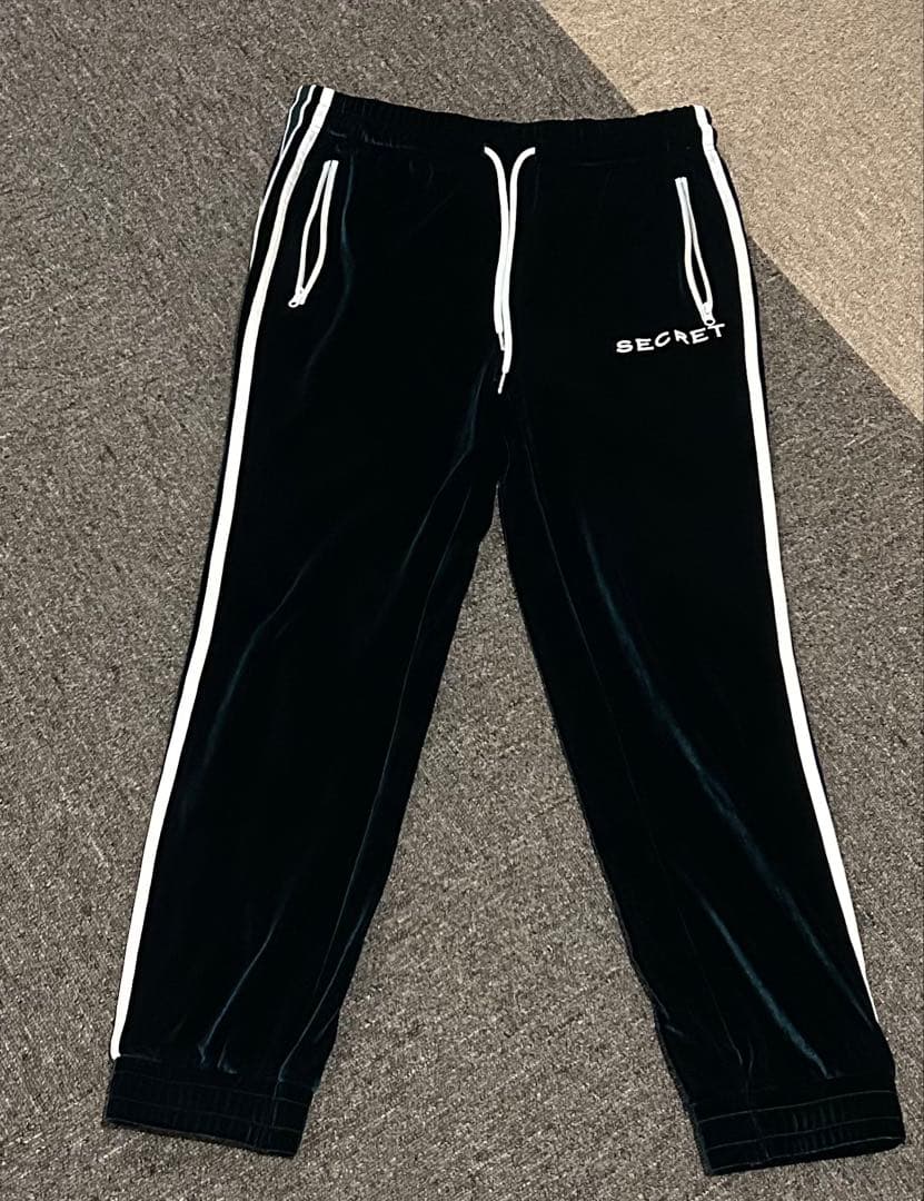 SECRET ベロアセットアップ緑色