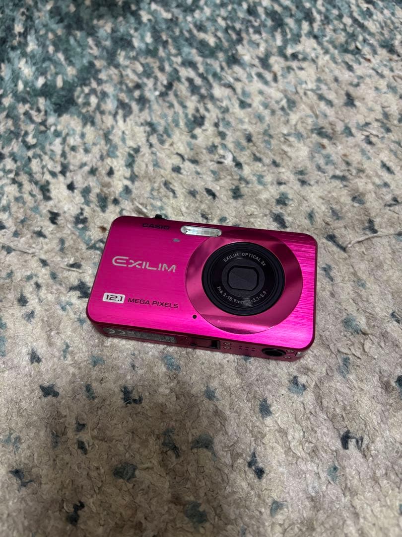CASIO EXILIM 12.1メガピクセル レッド（充電器付) 作動確認済