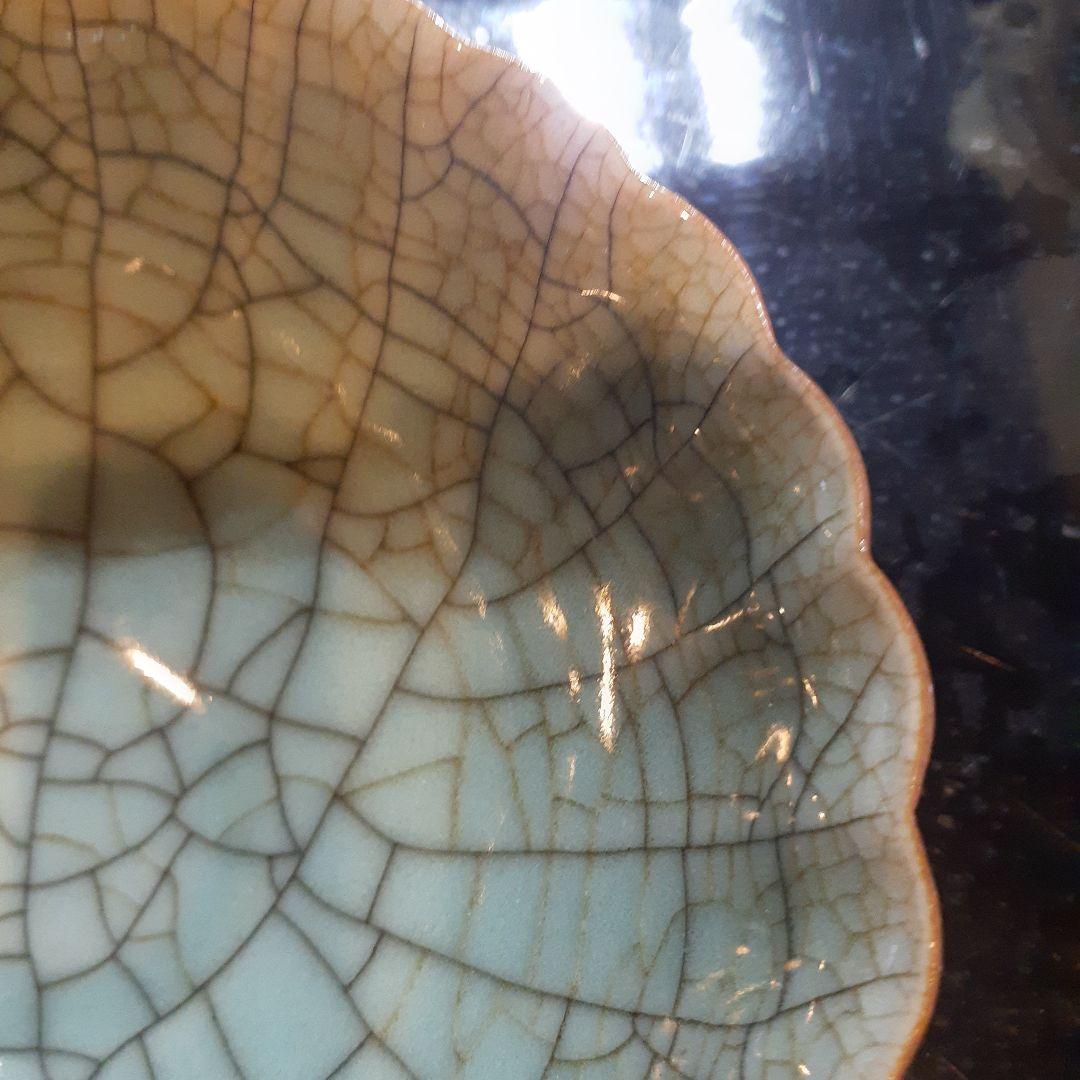 u*c様 郊壇官窯青磁花弁輪花碗