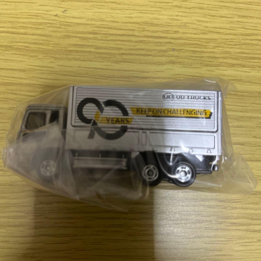 トミカ 日産UDトラックス 90周年記念限定品