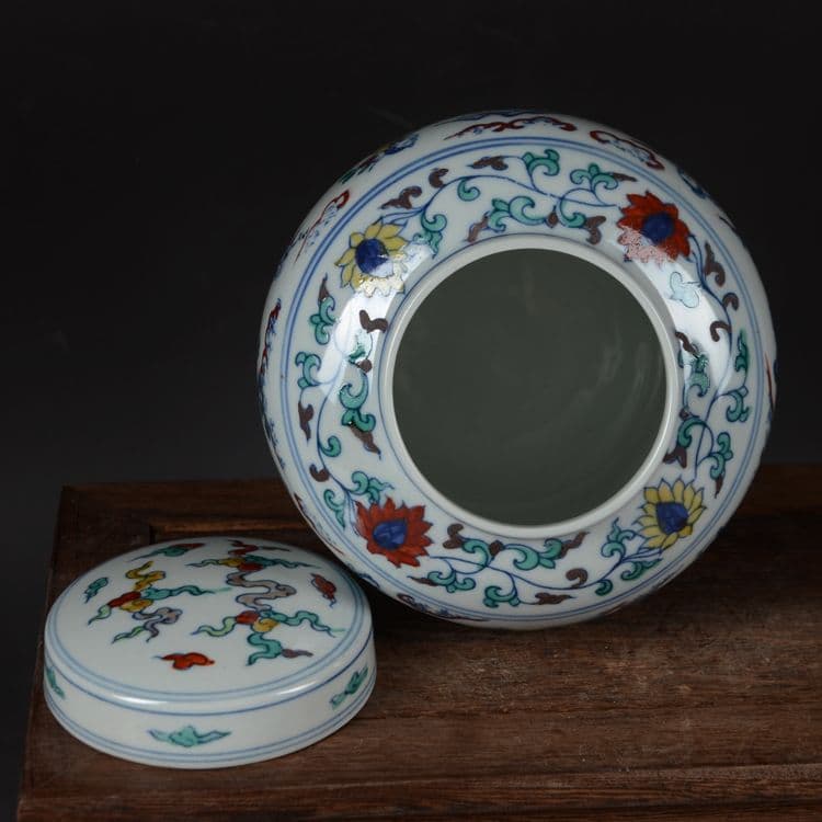 斗彩八仙天字缶茶筒 景徳鎮 陶磁器 装飾品 現代工芸品