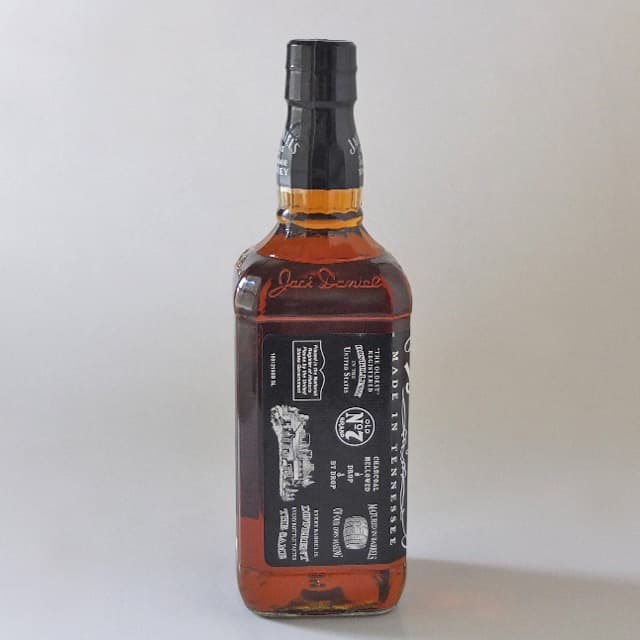 Jack Daniel'sNo.7テネシーウイスキー700ml 40%缶Box入