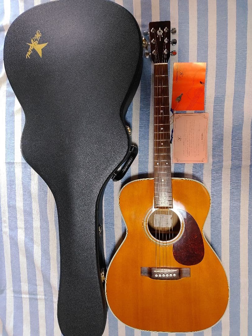 ALVAREZ YAIRIの日本版エリッククラプトンモデルYF-40美品です。