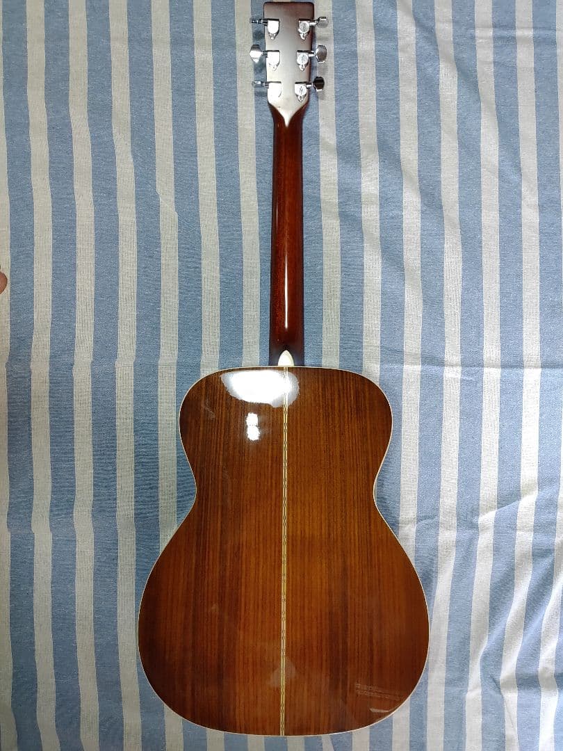 ALVAREZ YAIRIの日本版エリッククラプトンモデルYF-40美品です