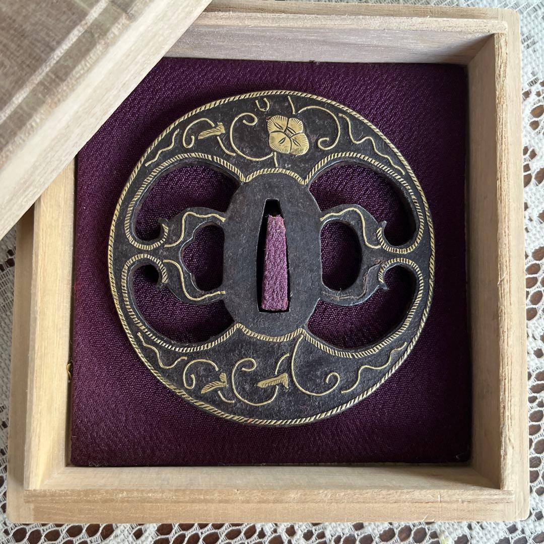 花と唐草図透かし平安城鍔