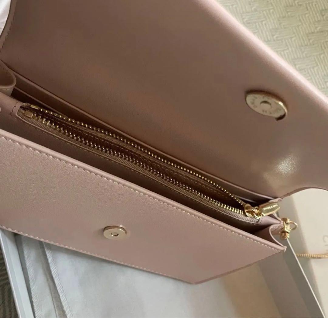 美品スカルプチュアハンドル ロングウォレット レザー チャールズアンドキース