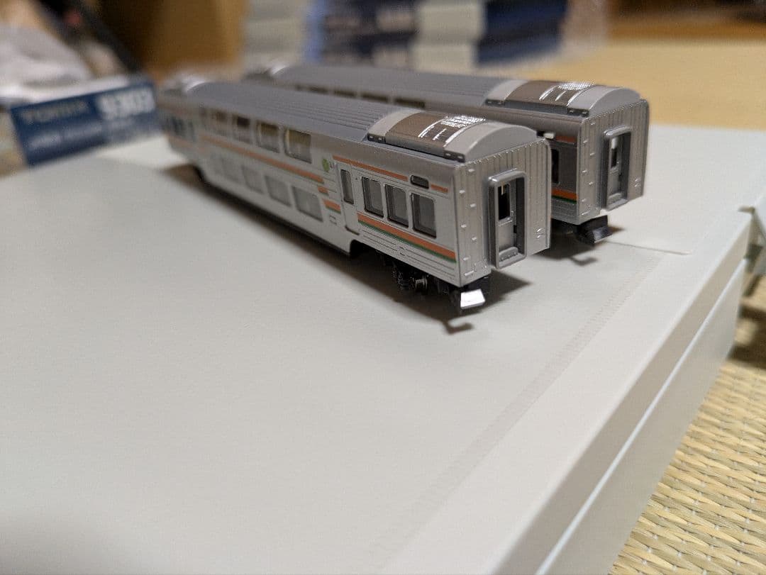 サロ124形　湘南色