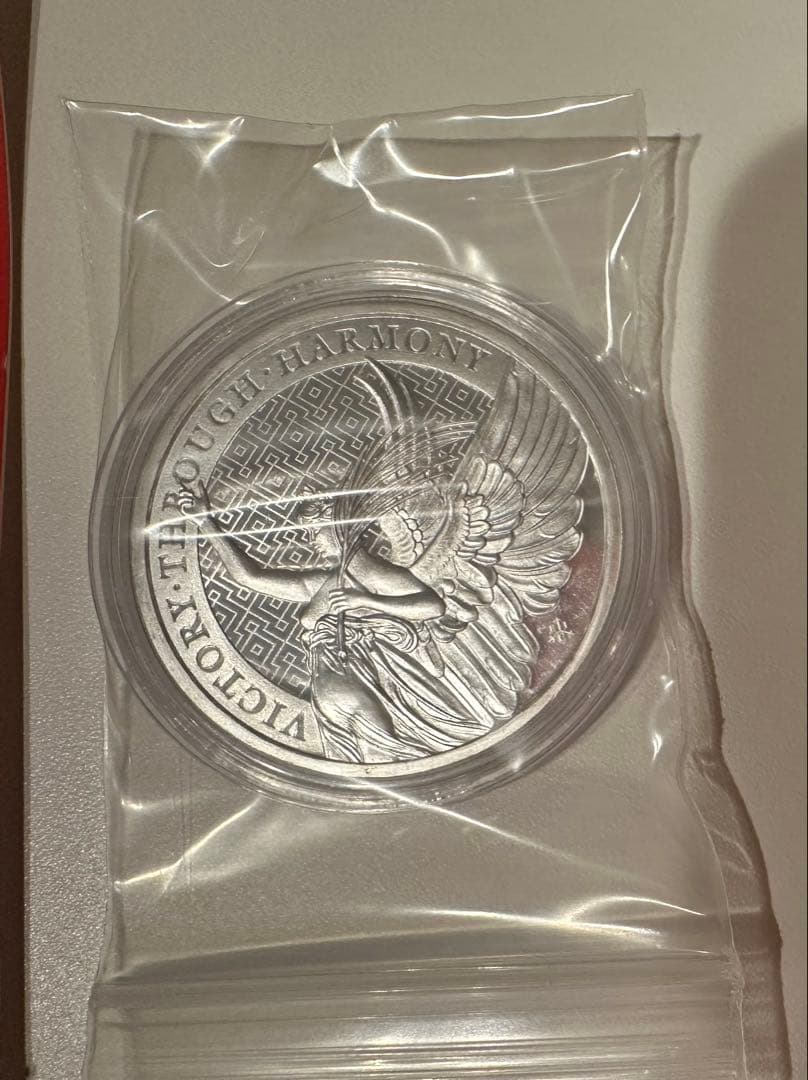 純銀　銀貨セントヘレナ1オンス女王の美徳 プラスエアタイト長方形1オンスカプセル