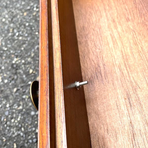 関西限定 送料別イギリスビンテージ家具 ガラスキャビネット カップ