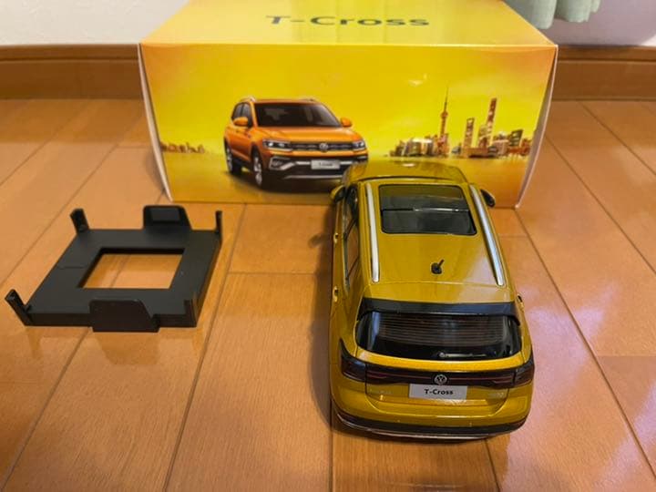 VW T-Cross 1/18ミニカー