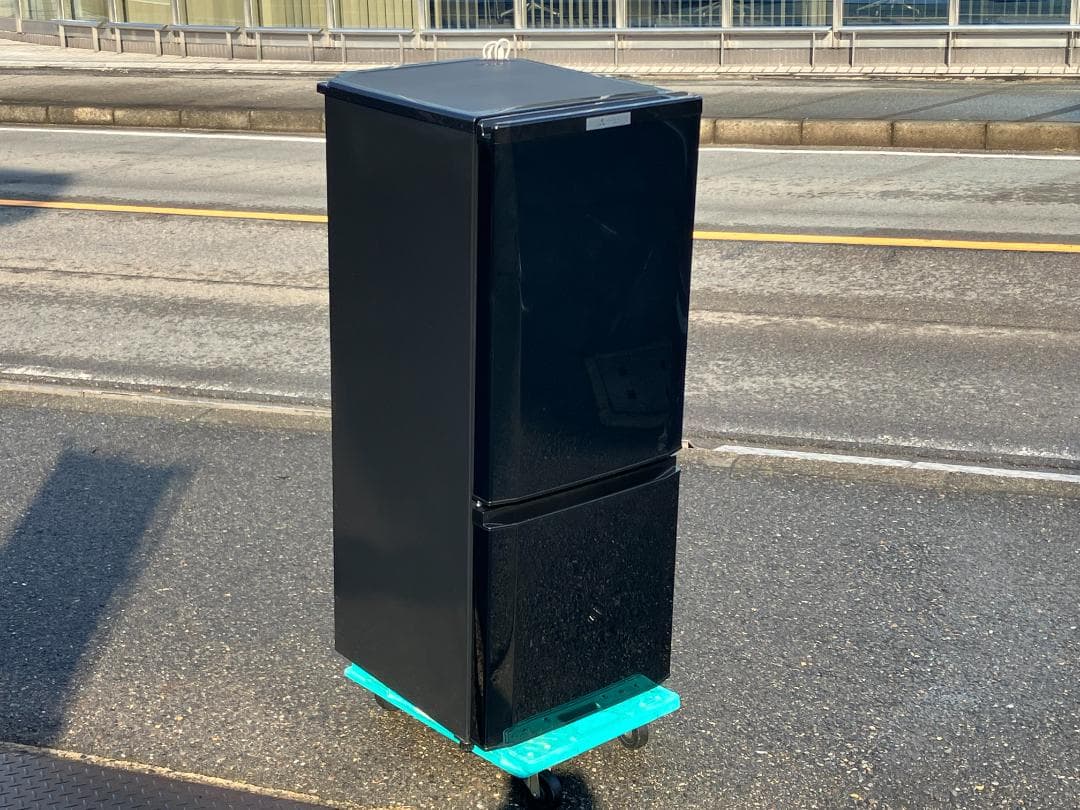 愛知岐阜/送料込★三菱　146L冷蔵庫　ブラック　MR-P15C-B 2018年