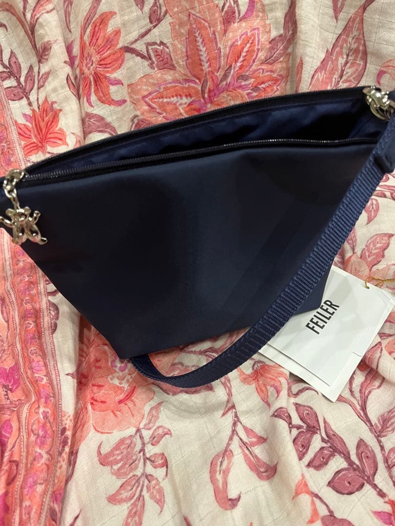 FEILER ネイビー刺繍ショルダーバッグ
