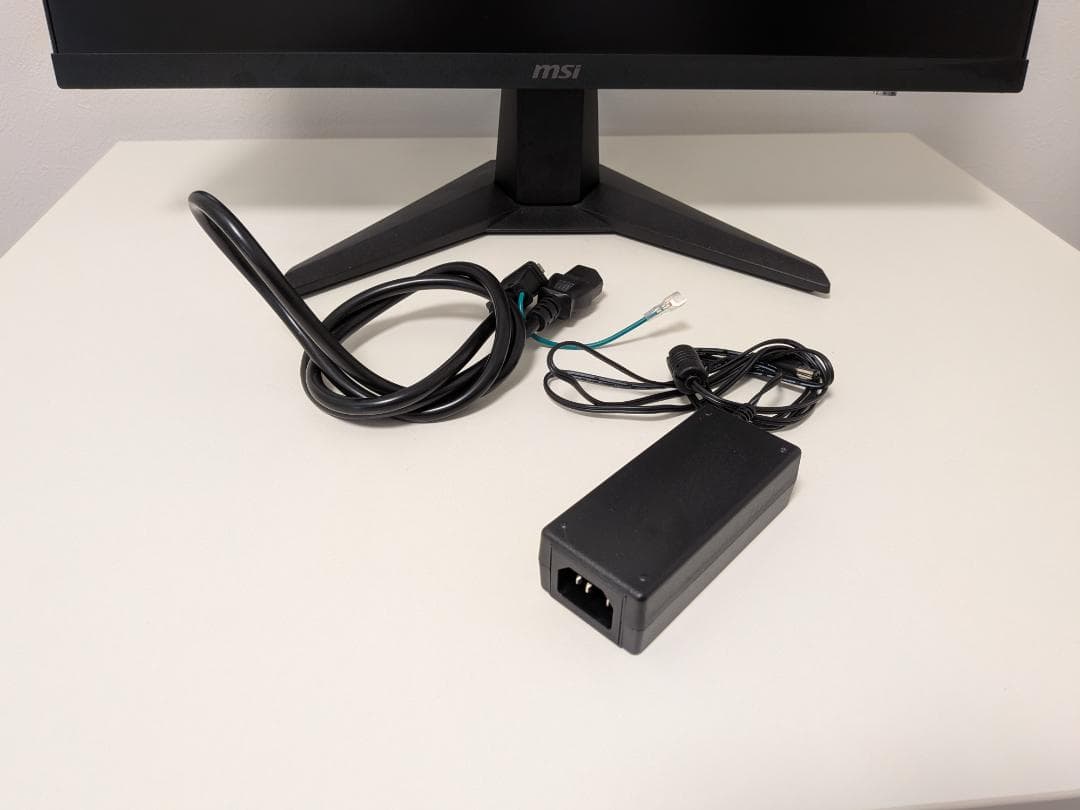 美品】MAG 256F ゲーミングモニター たのメル便発送 - メルカリ