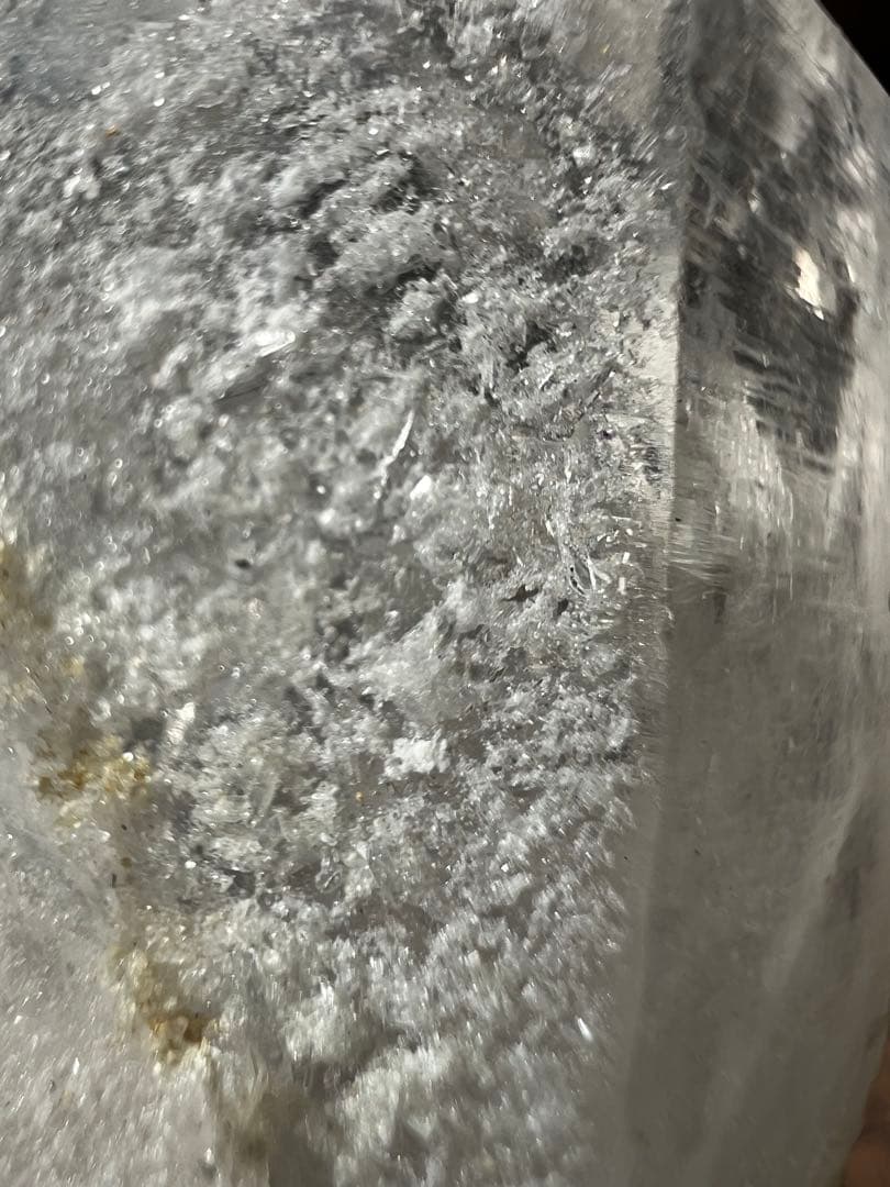 龍脈の精髄 ― 水晶「虹を宿す天の導き」 ※売上の一部