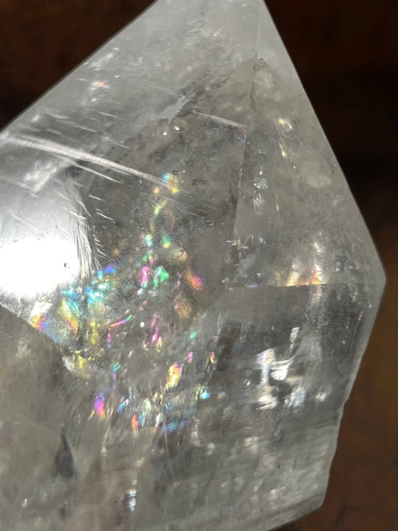 龍脈の精髄 ― 水晶「虹を宿す天の導き」 ※売上の一部