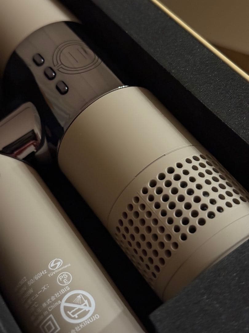 新品同様　KINUJO 絹女 ドライヤー キヌジョ