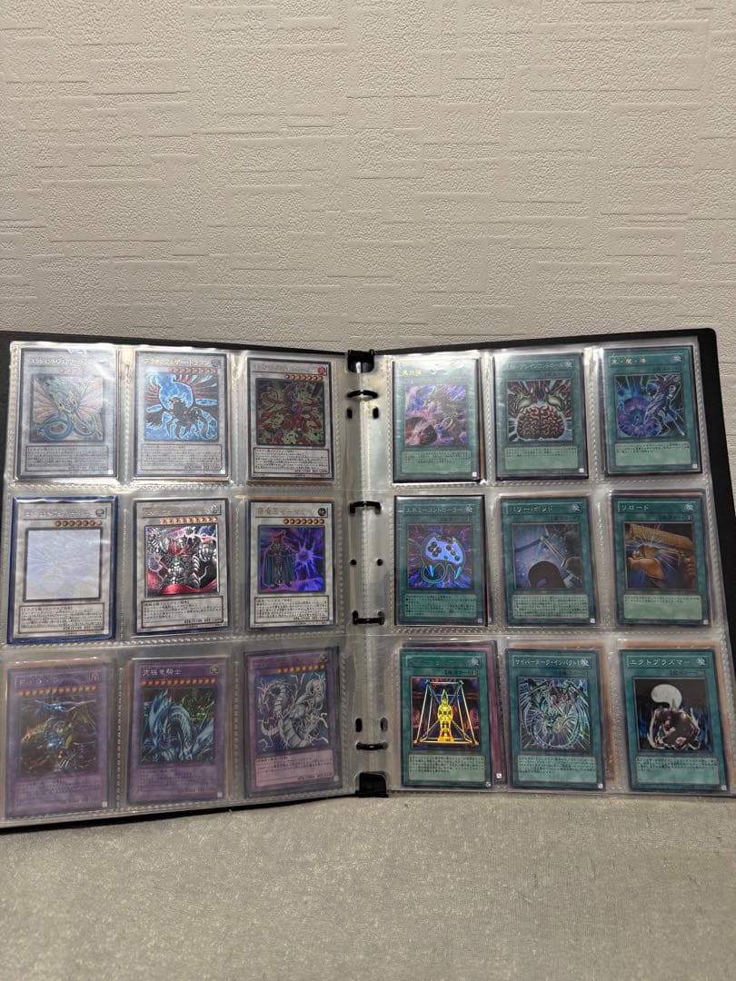 【匿名配送】遊戯王　まとめ売り　引退　ファイル　昔のカード　レトロ