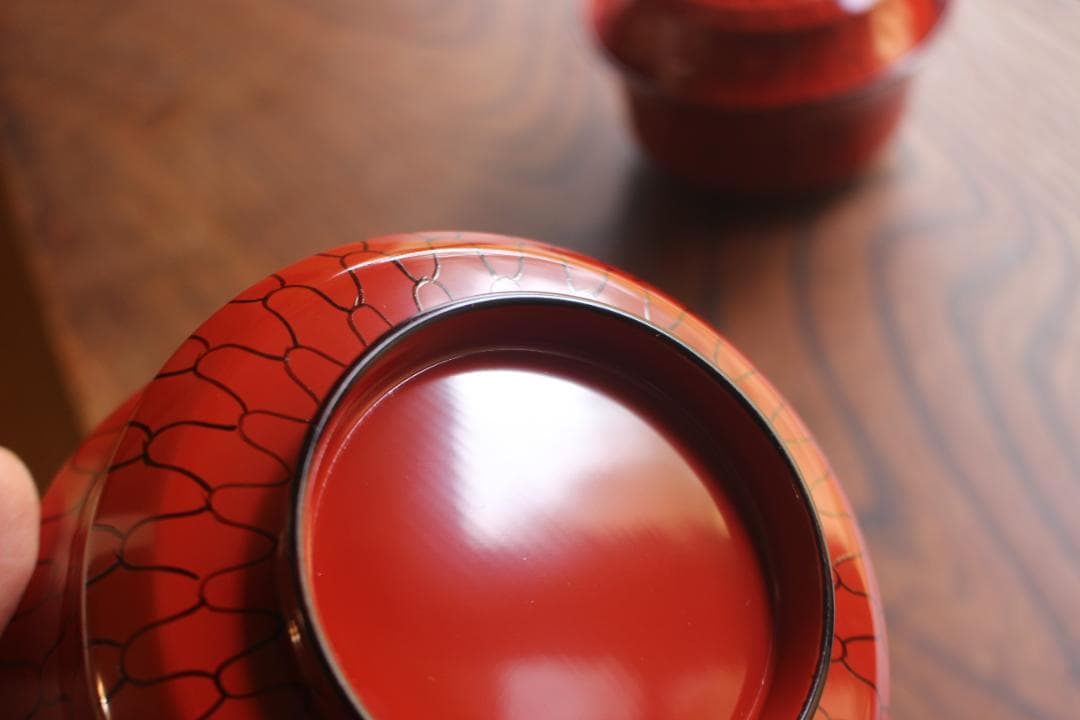 デッドストック！極上朱漆に風情ある網目文の美しい煮物椀2点（検輪島塗懐石道具