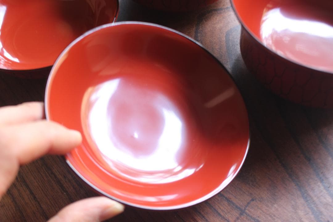 デッドストック！極上朱漆に風情ある網目文の美しい煮物椀2点（検輪島塗懐石道具