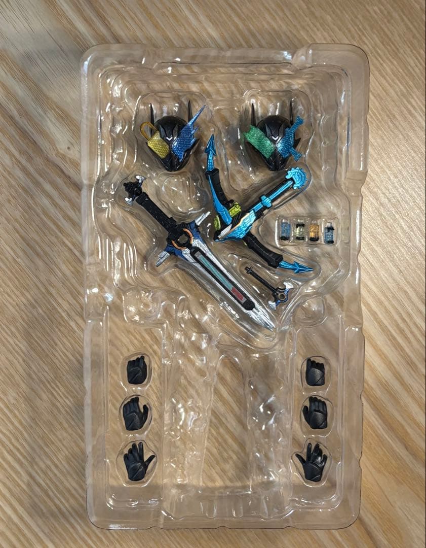 S.H.Figuarts 仮面ライダーメタルビルド+ハザードフォーム