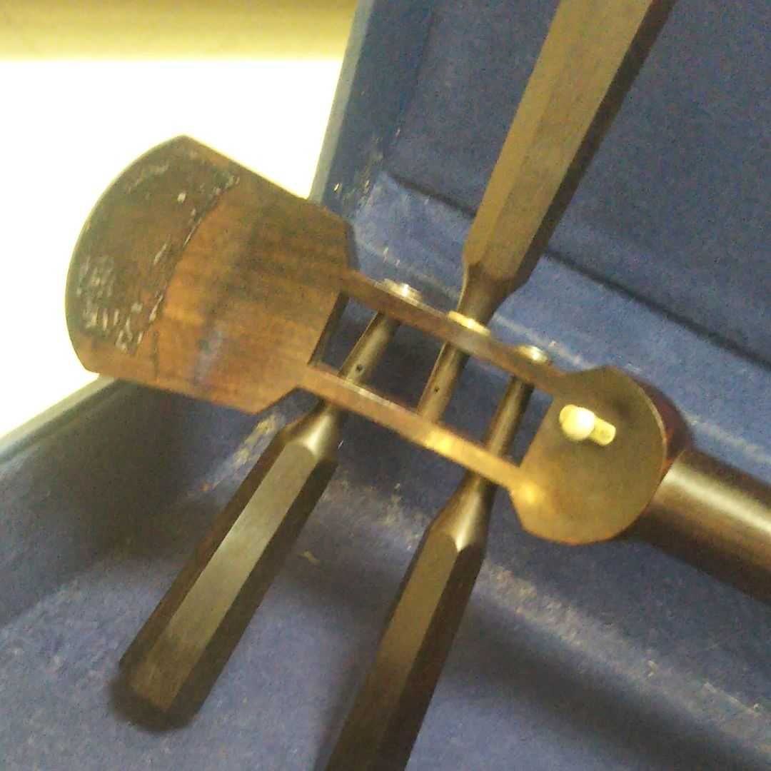 高級 三味線 中棹 金細 紫檀 丸内胴（ ハードケース付き） 三味線 中棹