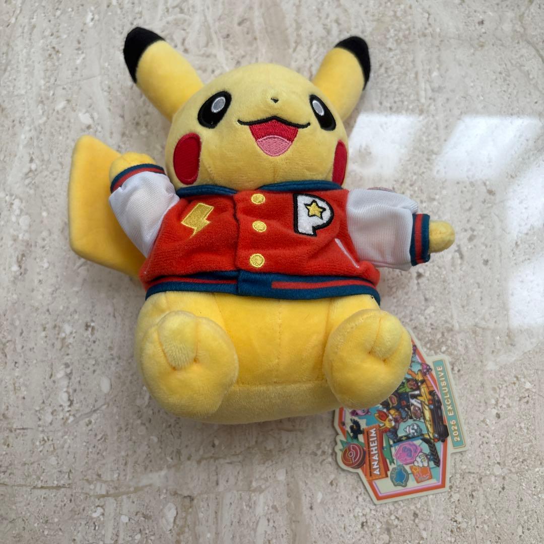 WCS アナハイム　ピカチュウ　オレンジジャケット　ぬいぐるみ