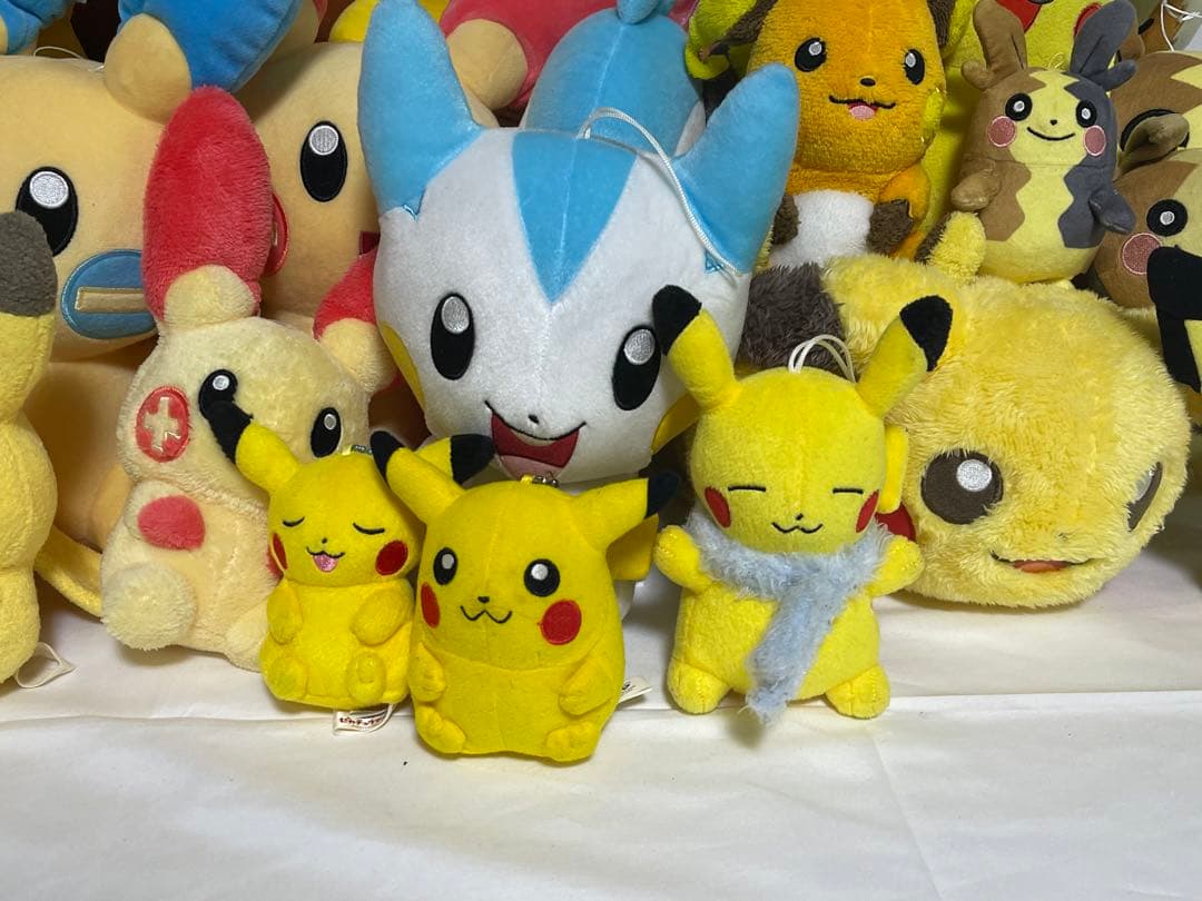 ピカチュウぬいぐるみ３０体以上まとめ売り