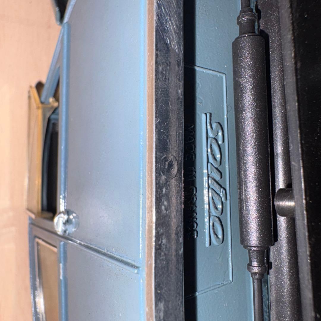 フランス製シトロエン自動車だと思います。