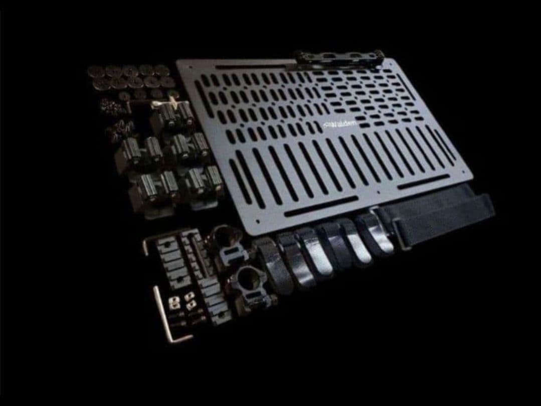 ○新品送料込○46～60L アルミコンテナ用 L サイズ 上蓋パネル 穴あけ