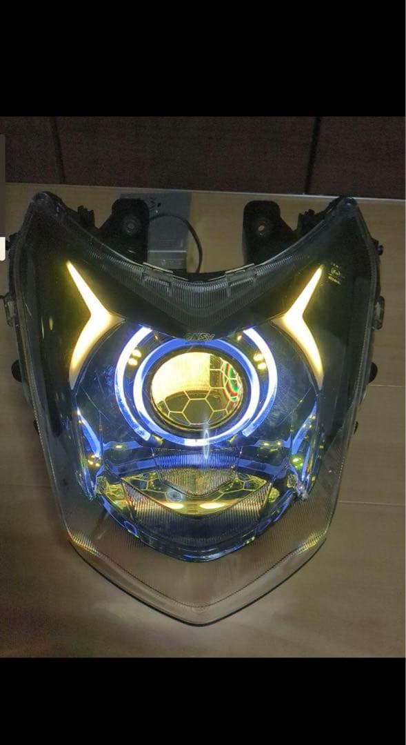 LEDシグナスX 4型 デビルアイ 社外ヘッドライト プロジェクター レインボー