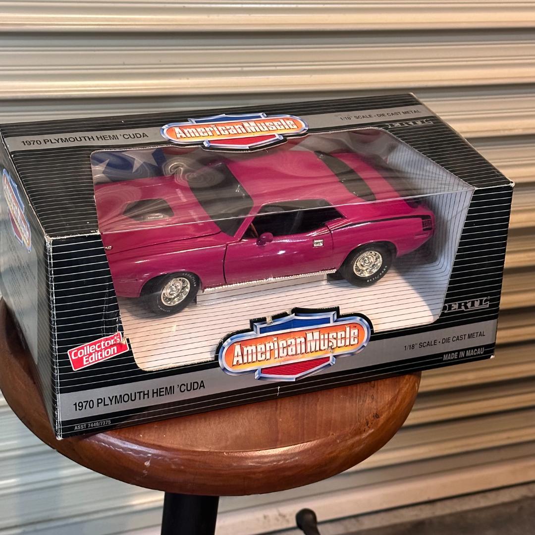 アメリカンマッスル 1/18スケール 1970 プリムス ヘミ 'クーダ