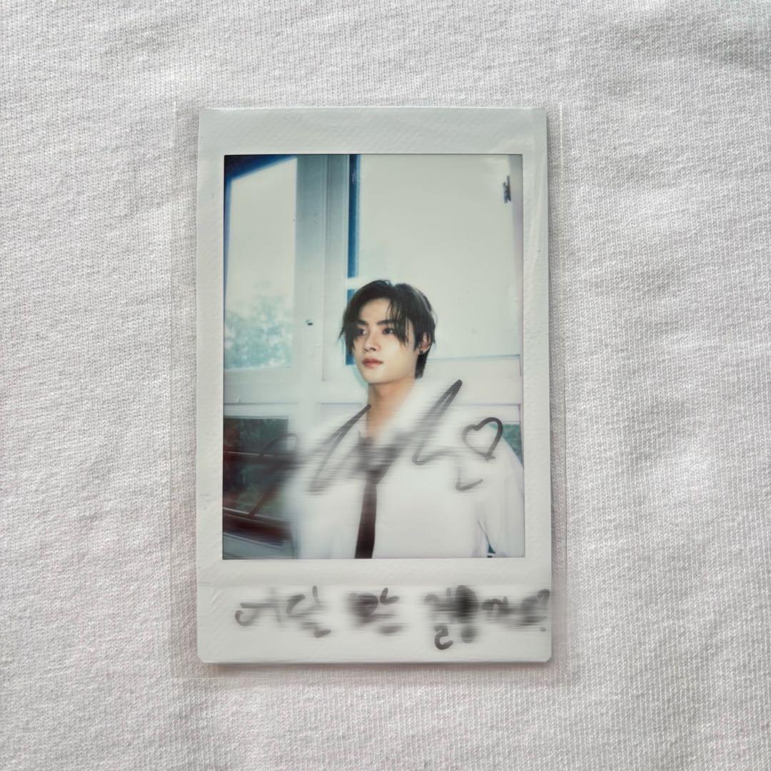 8TURN ミョンホ サイン入りチェキ - メルカリ