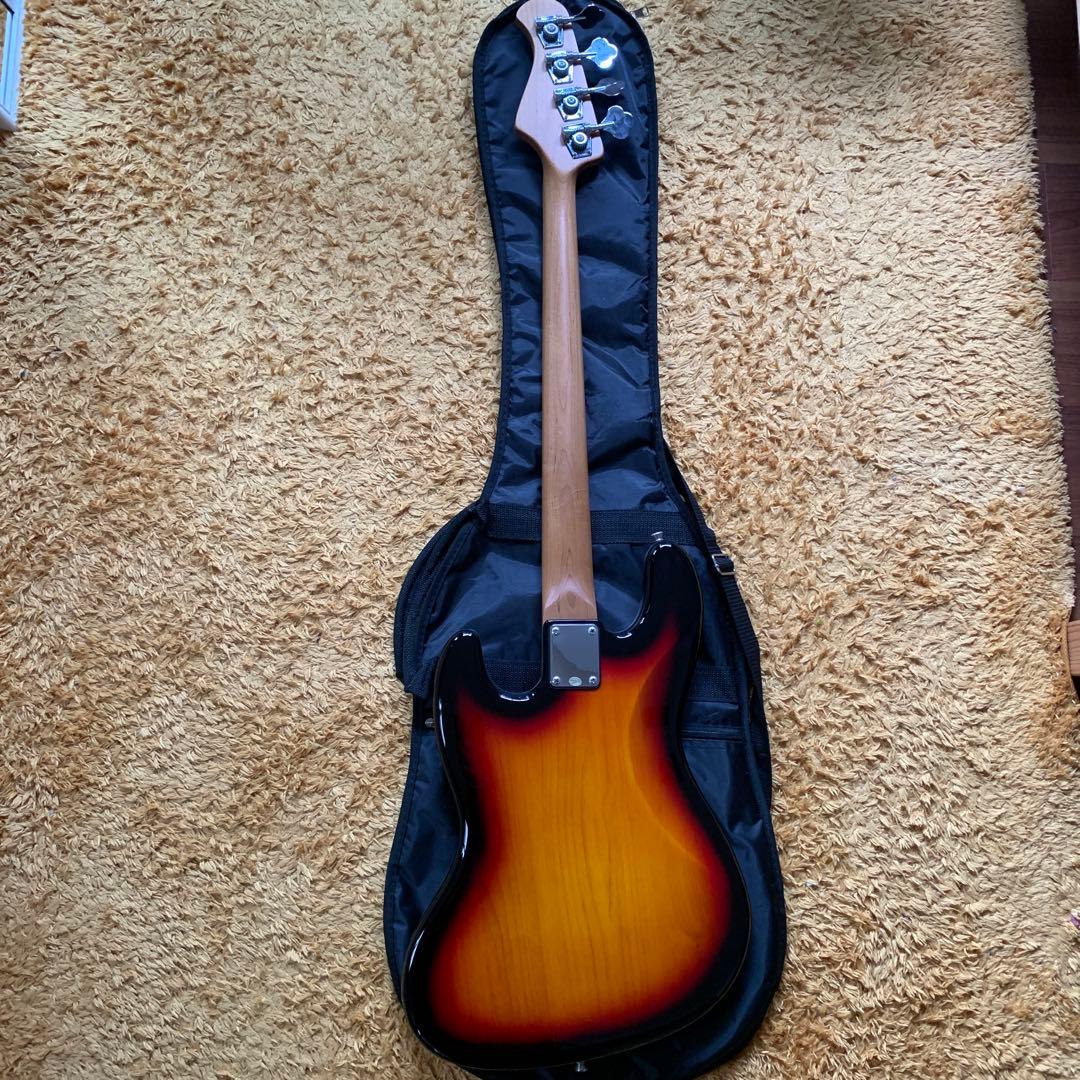バッカス　エレキベース サンバースト 2ピックアップ