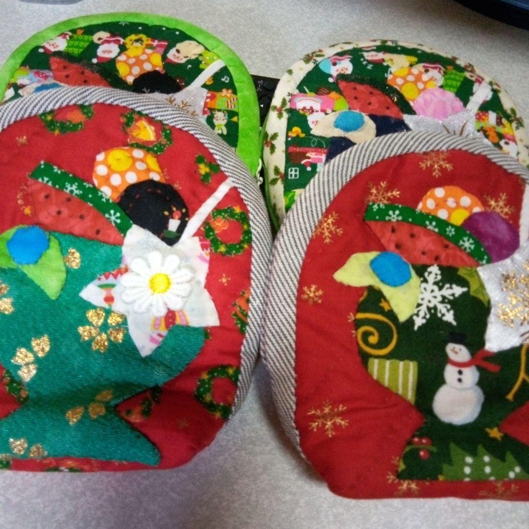 ハワイアンキルトクリスマスバージョンポーチ タラちゃんです。