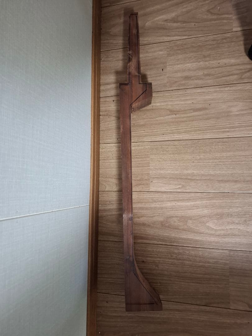 ゆし実三線　原木　超貴重　シラタなし