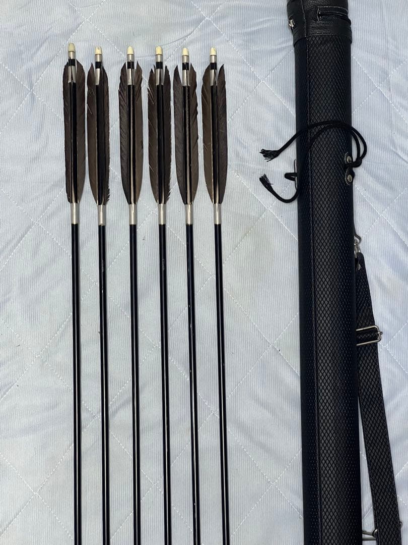 黒色矢6本と矢筒セット