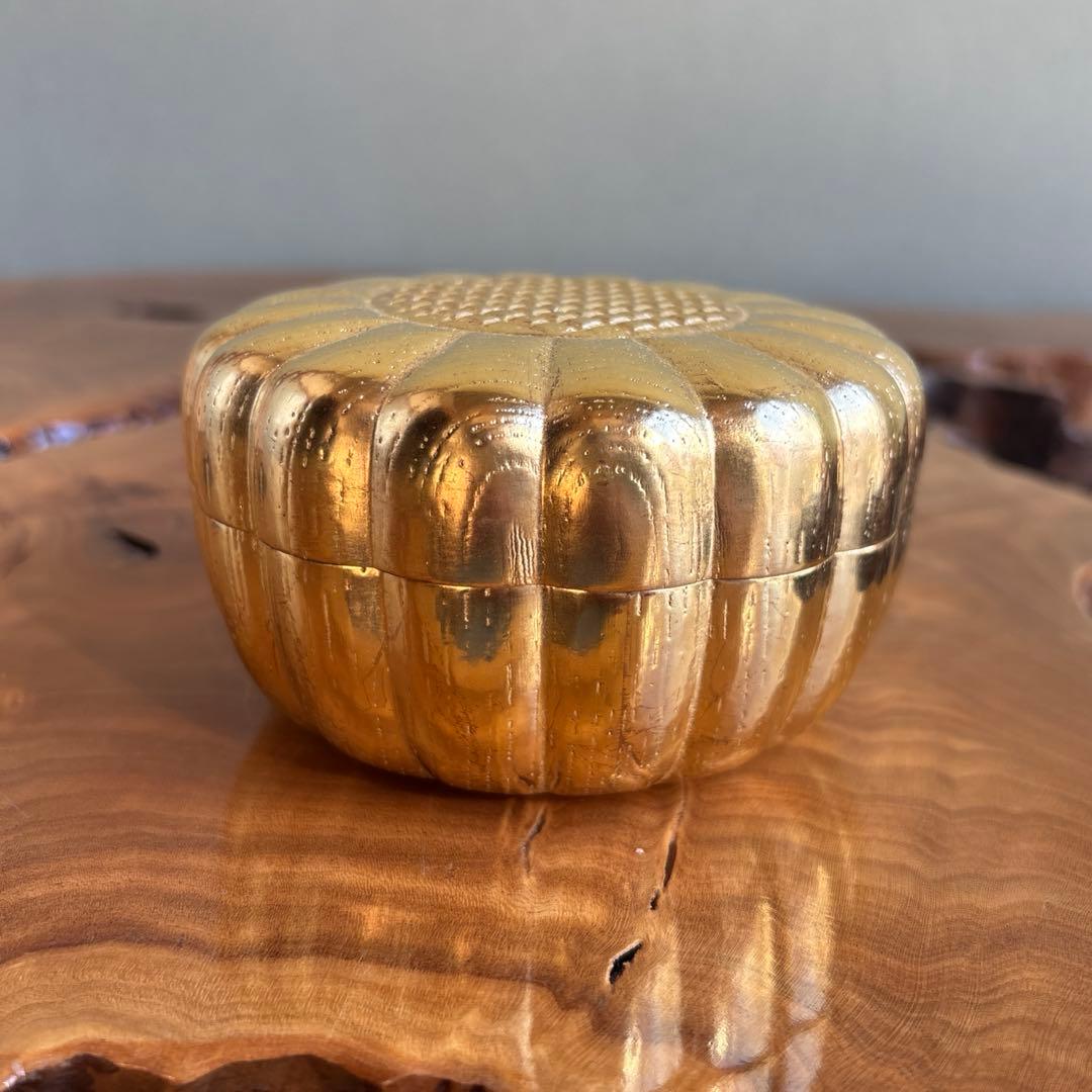 菓子器　黄金色　漆塗り　小物入れ