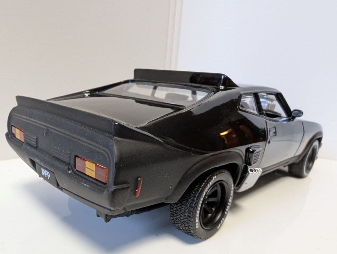 ミニカー GREEN LIGHT 1/24 Ford Falcon XB MADMAX