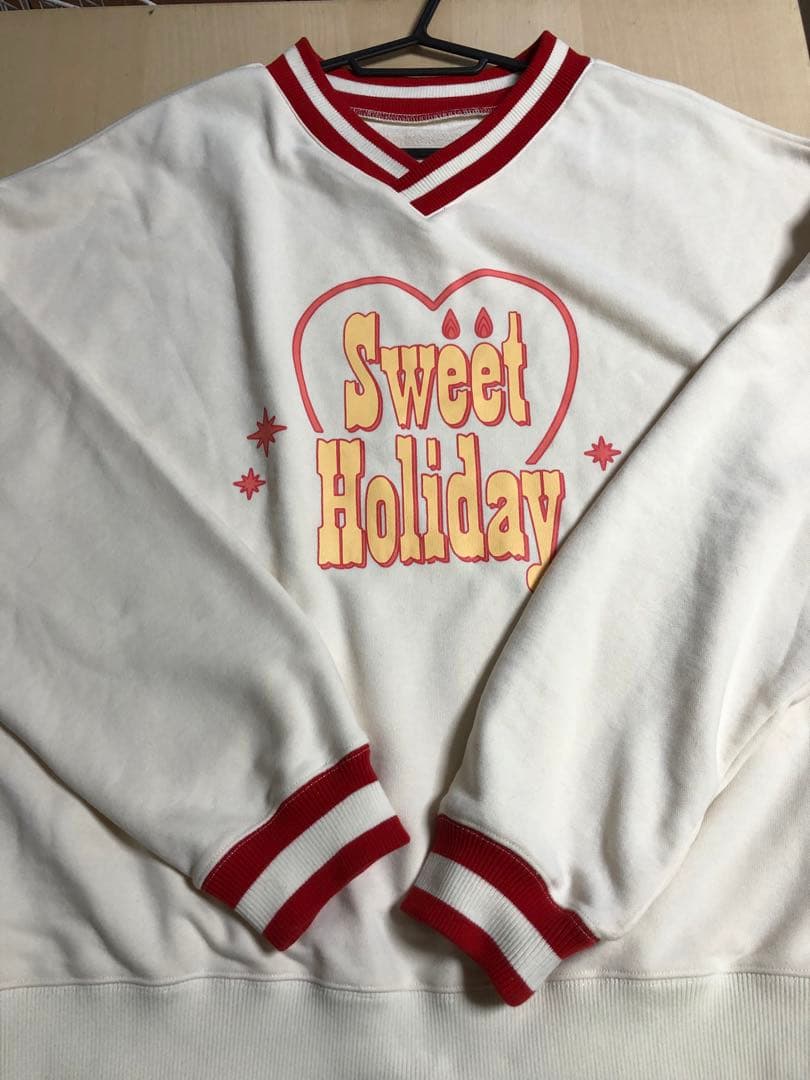 ミーアイ ME:I CONIC Sweet Holiday スウェット