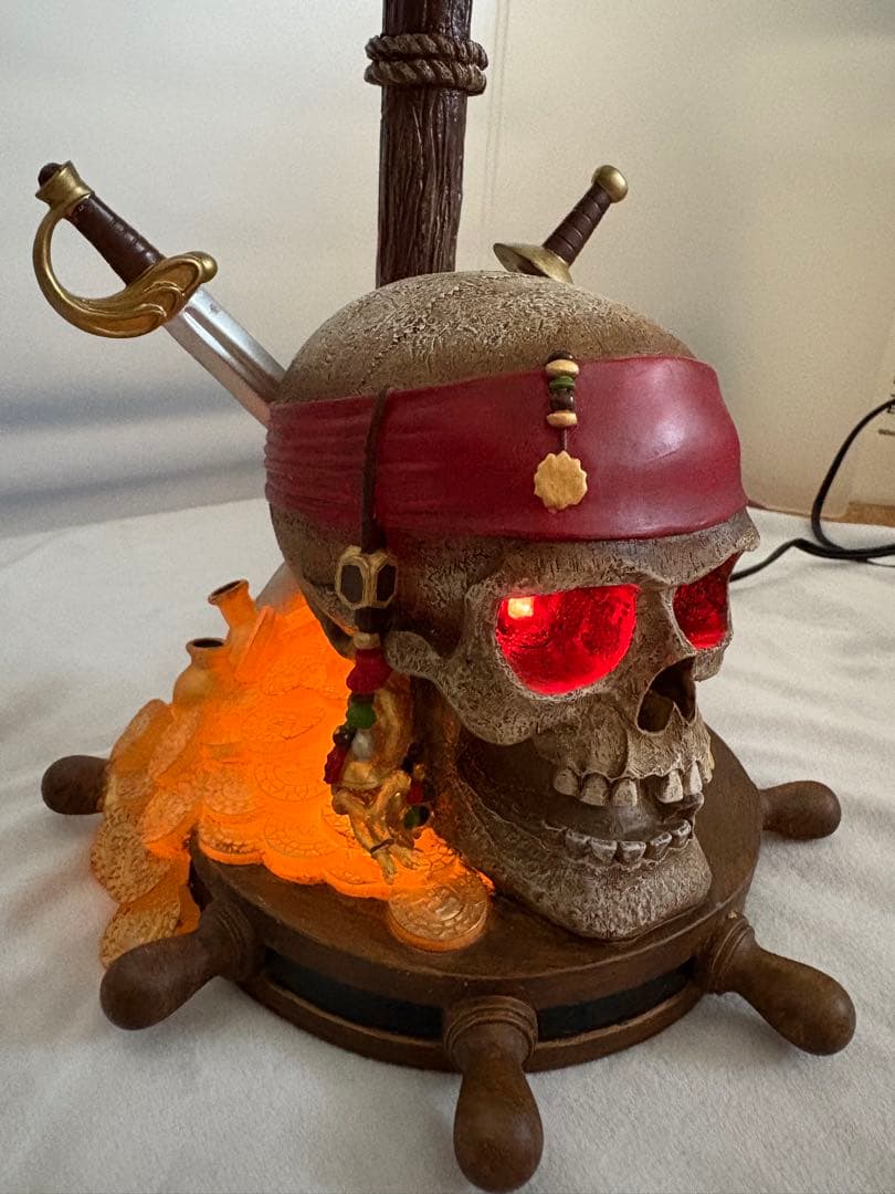 ディズニーストア パイレーツ・オブ・カリビアン フロアライト ランプ