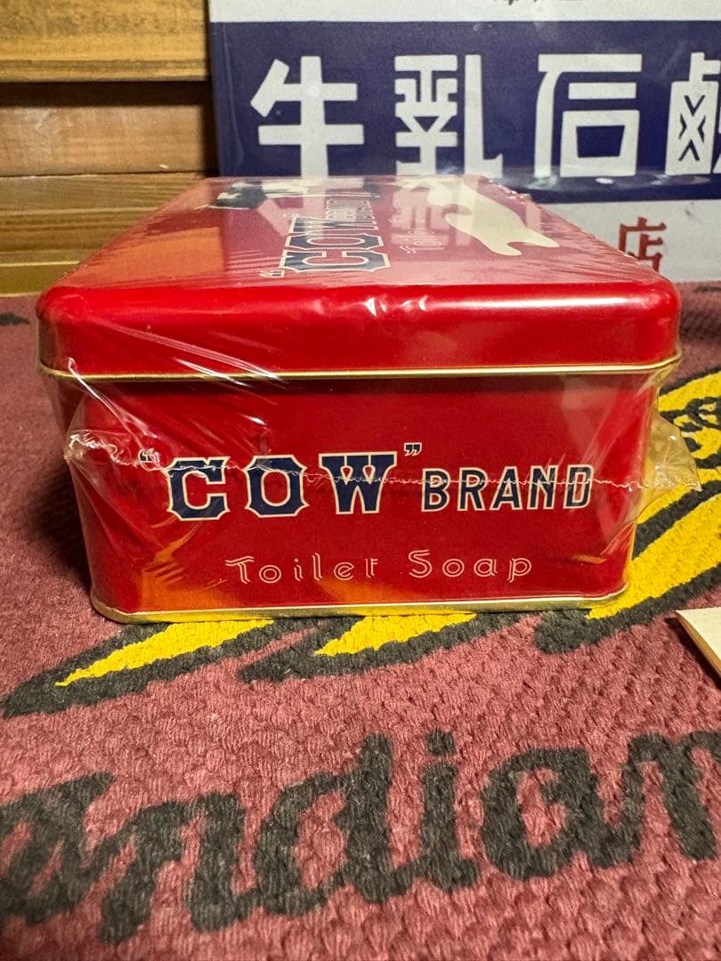 ★牛乳石鹸★牛★置物★赤★ブリキ缶★ボックス★広告ブリキ看板★赤・青石鹸★2個★