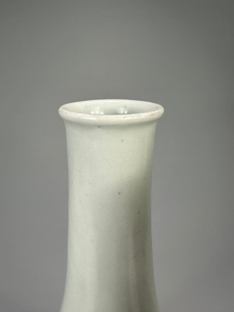 韓国美術 李朝時代 李朝 白磁 陽刻 竹 梅文 鶴首瓶 花器 花瓶