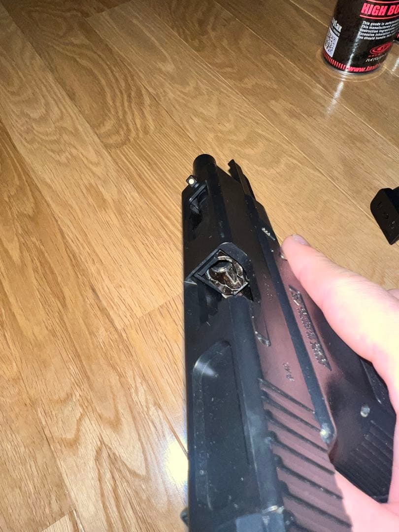 東京マルイ　グロック18c 50連マガジン付　新品ガス×1半分くらいガス×1