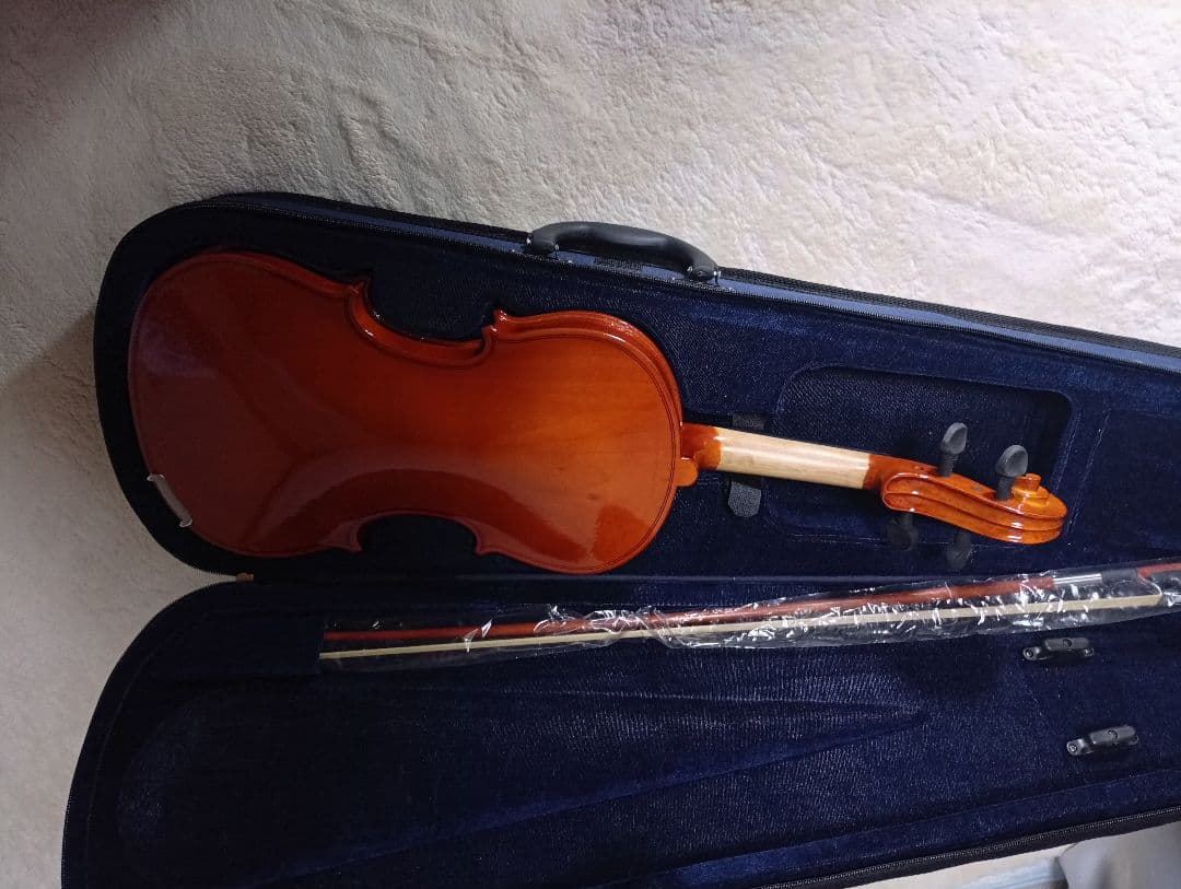 カルロ・ジョルダーノ　　　　 4/4 バイオリン59cm　ケース、弓付　未使用品