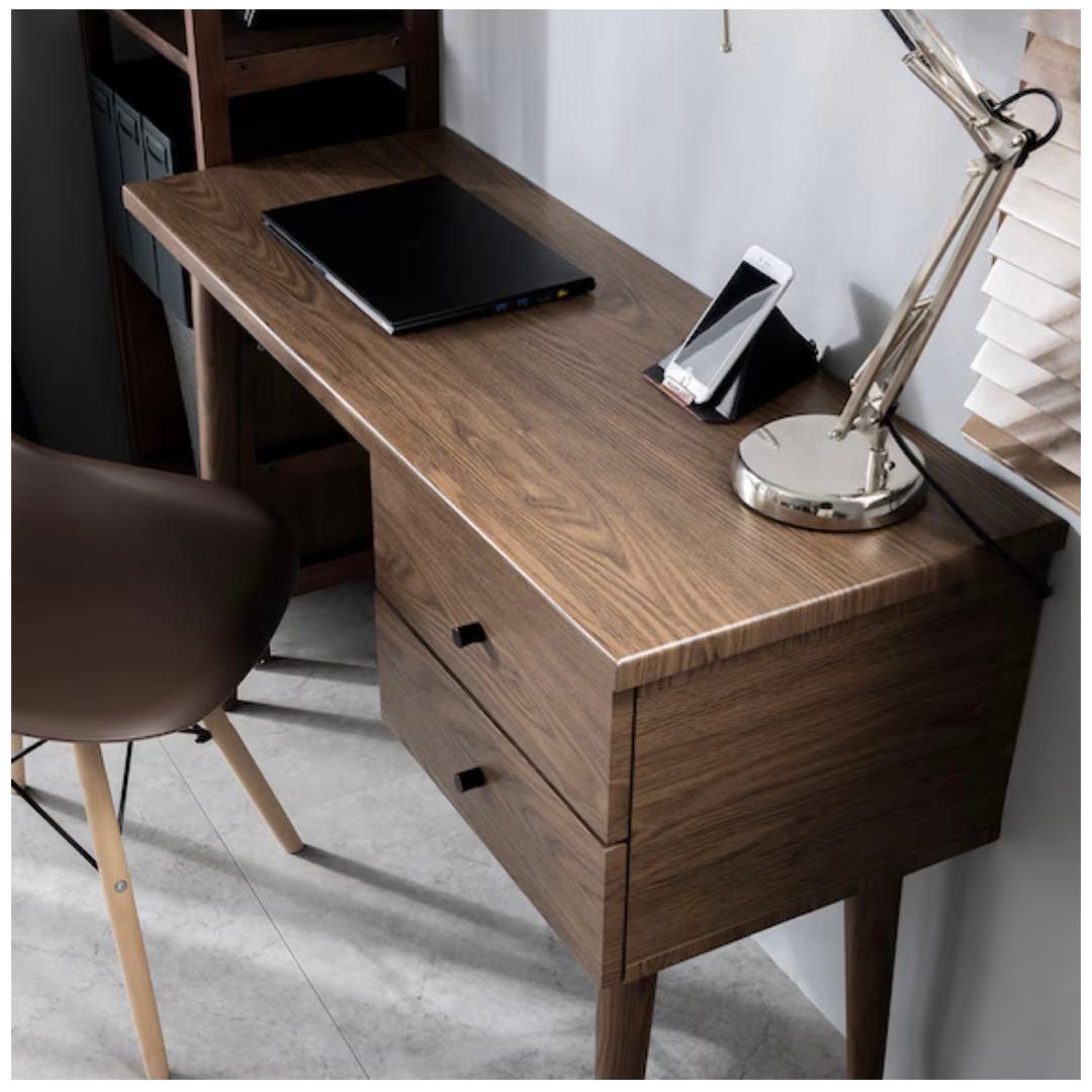 ニトリ　北欧調スリムデスク