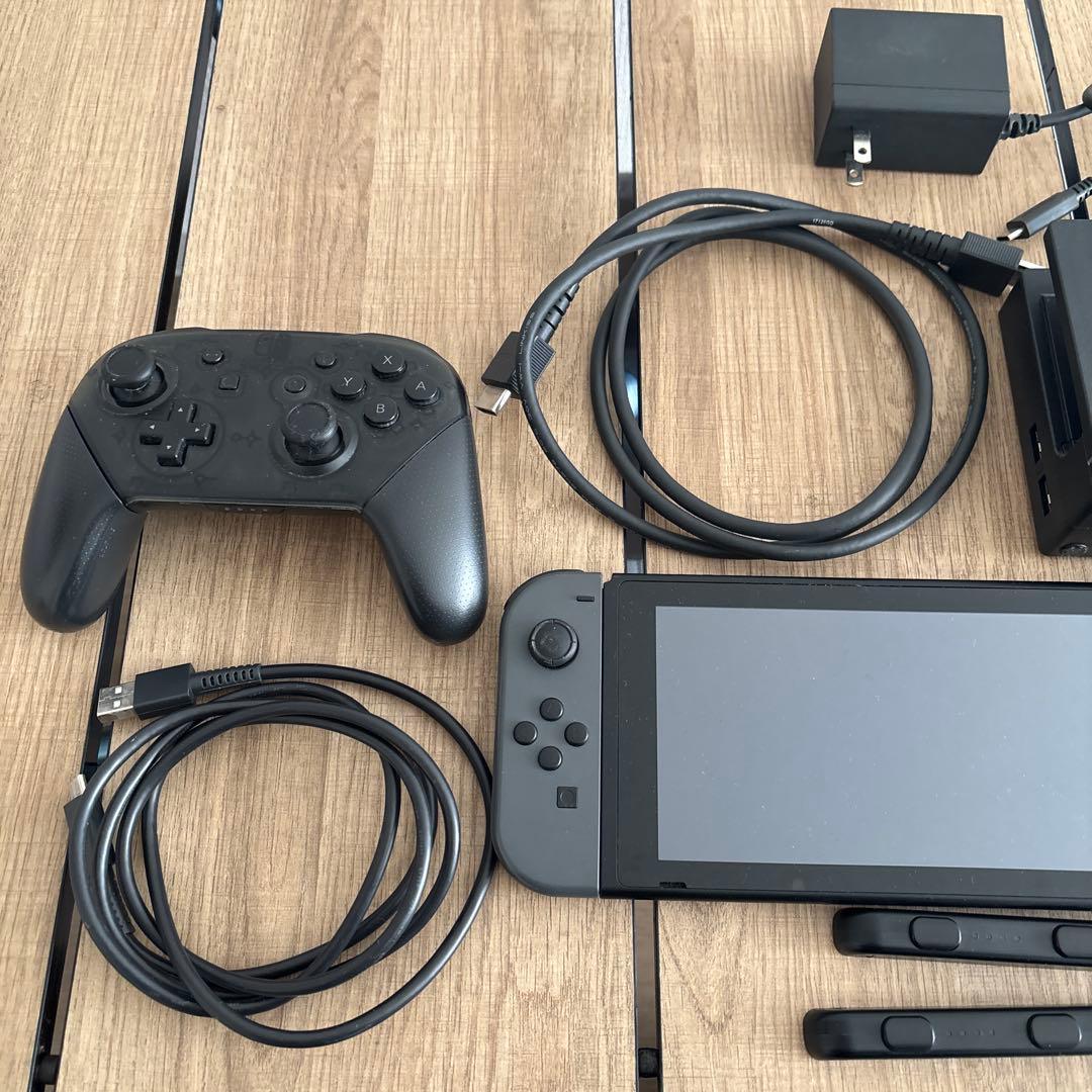 Nintendo Switch 本体 と プロコンと128GBのSDカード