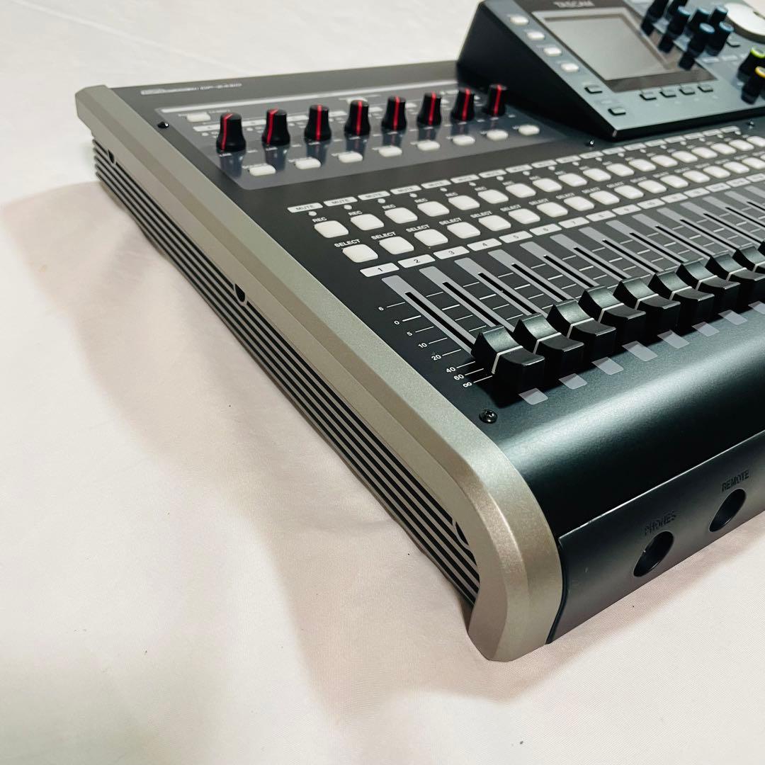 TASCAM DP-24SD タスカム　24トラック マルチトラックレコーダー